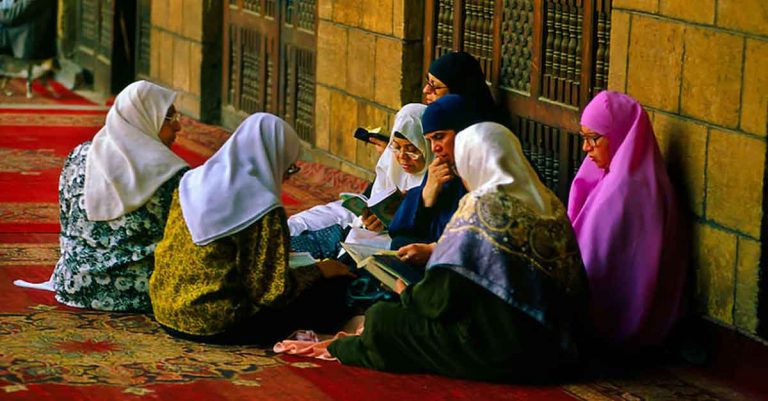 হাদীসে কি সত্যিই নারীদেরকে হেয় করা হয়েছে? অধিকাংশ নারীই কি ‘জাহান্নামী’?